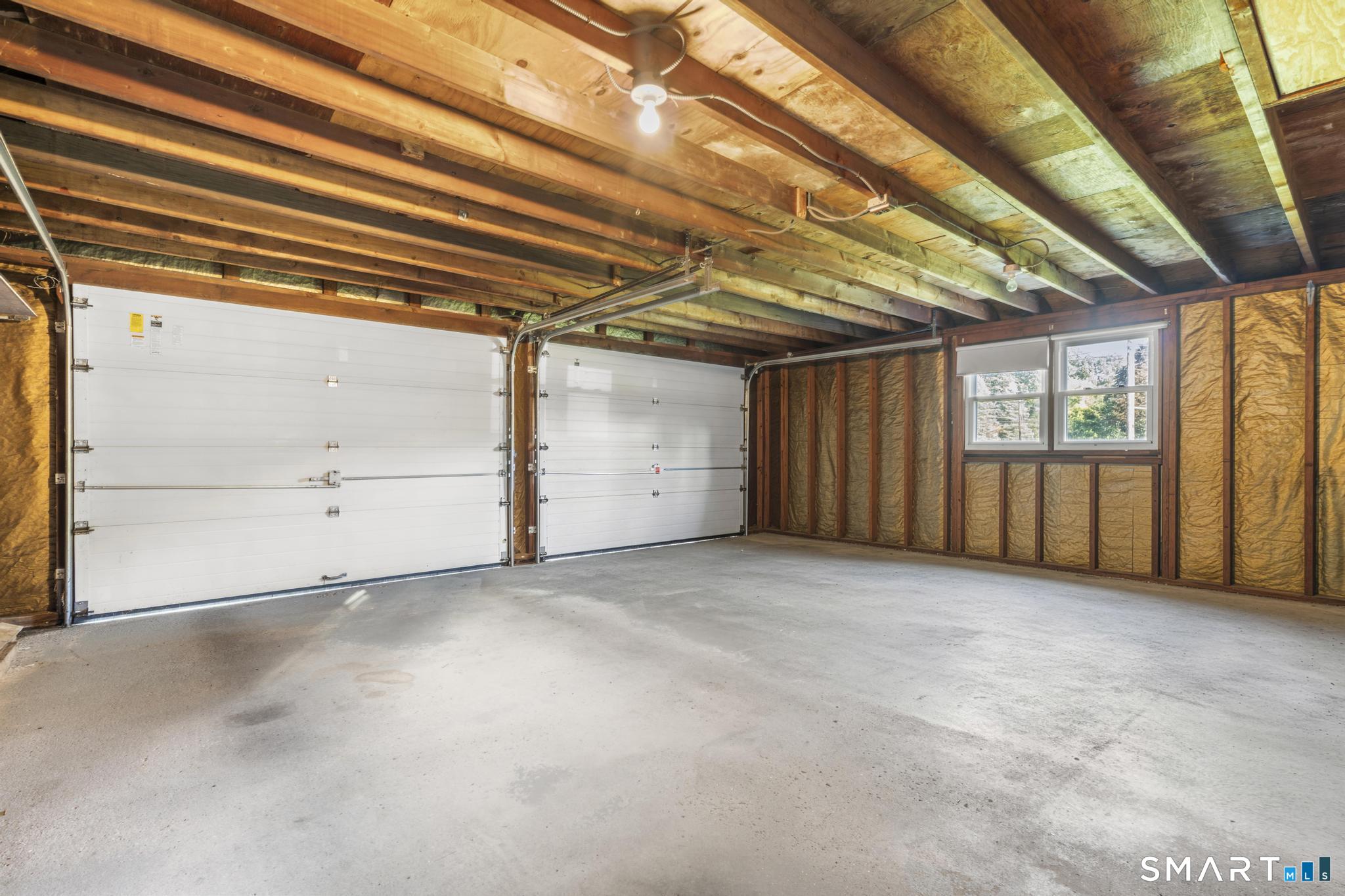 2 Surrey Drive North Haven CT 06473