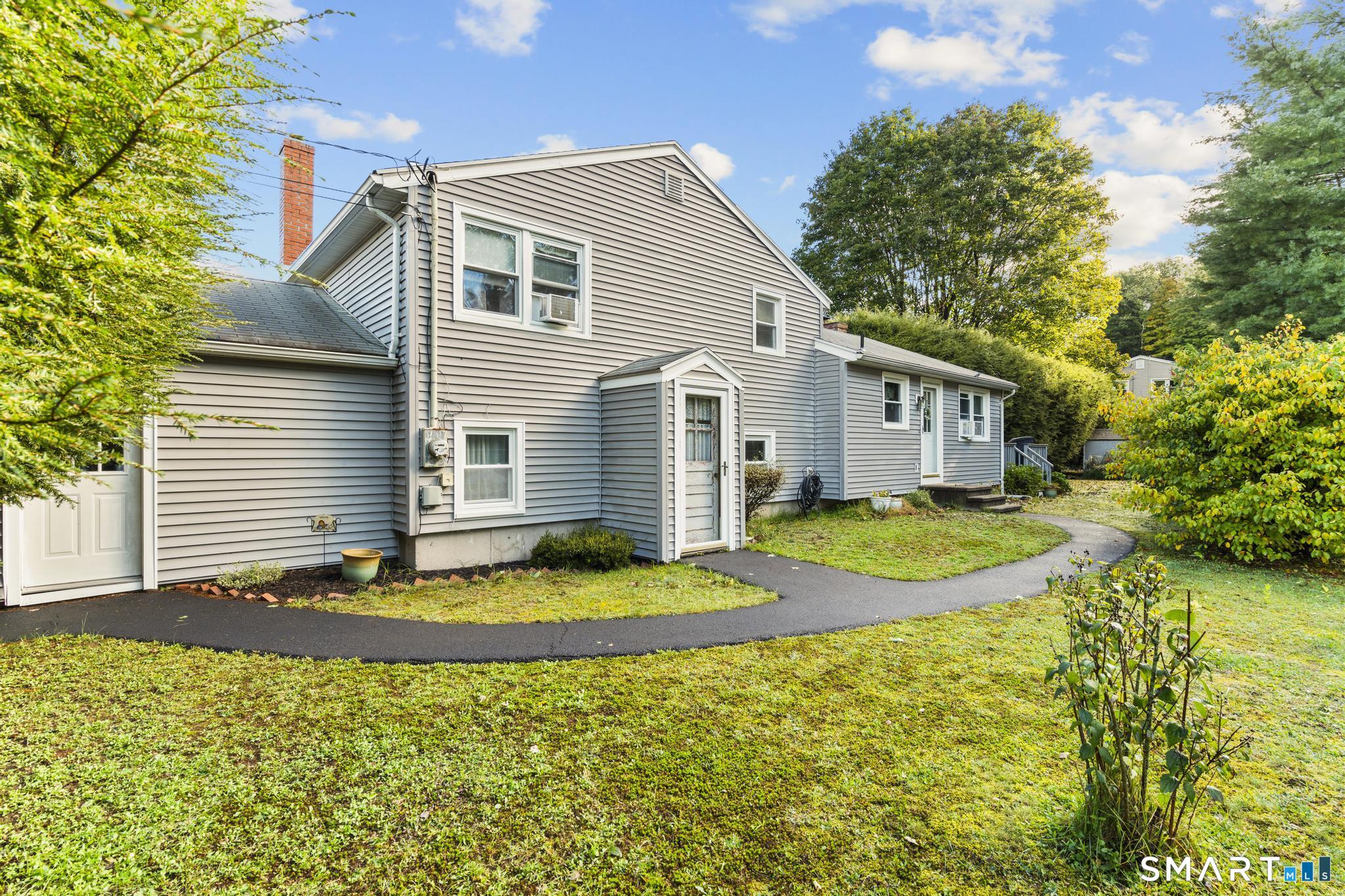 2 Surrey Drive North Haven CT 06473