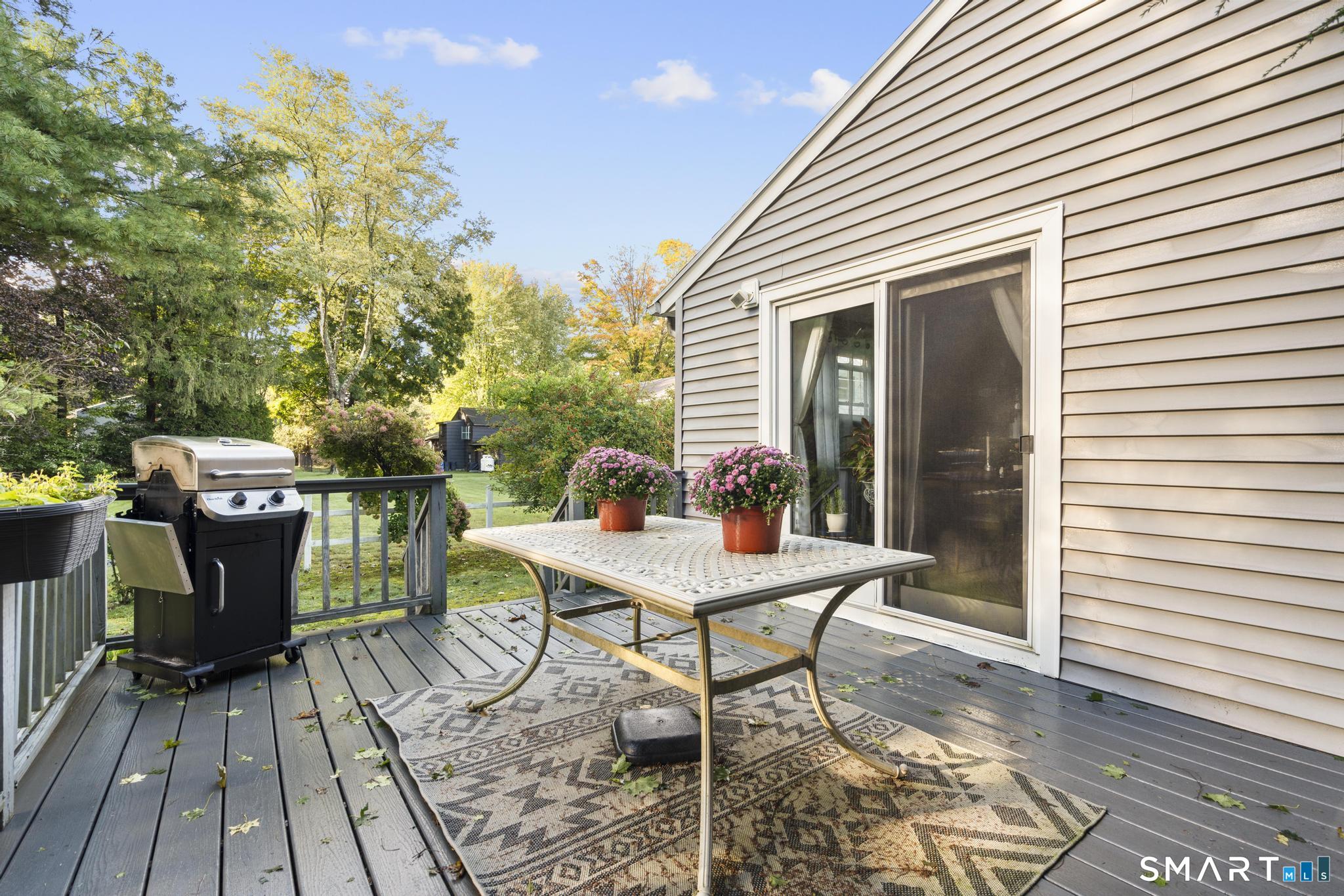 2 Surrey Drive North Haven CT 06473