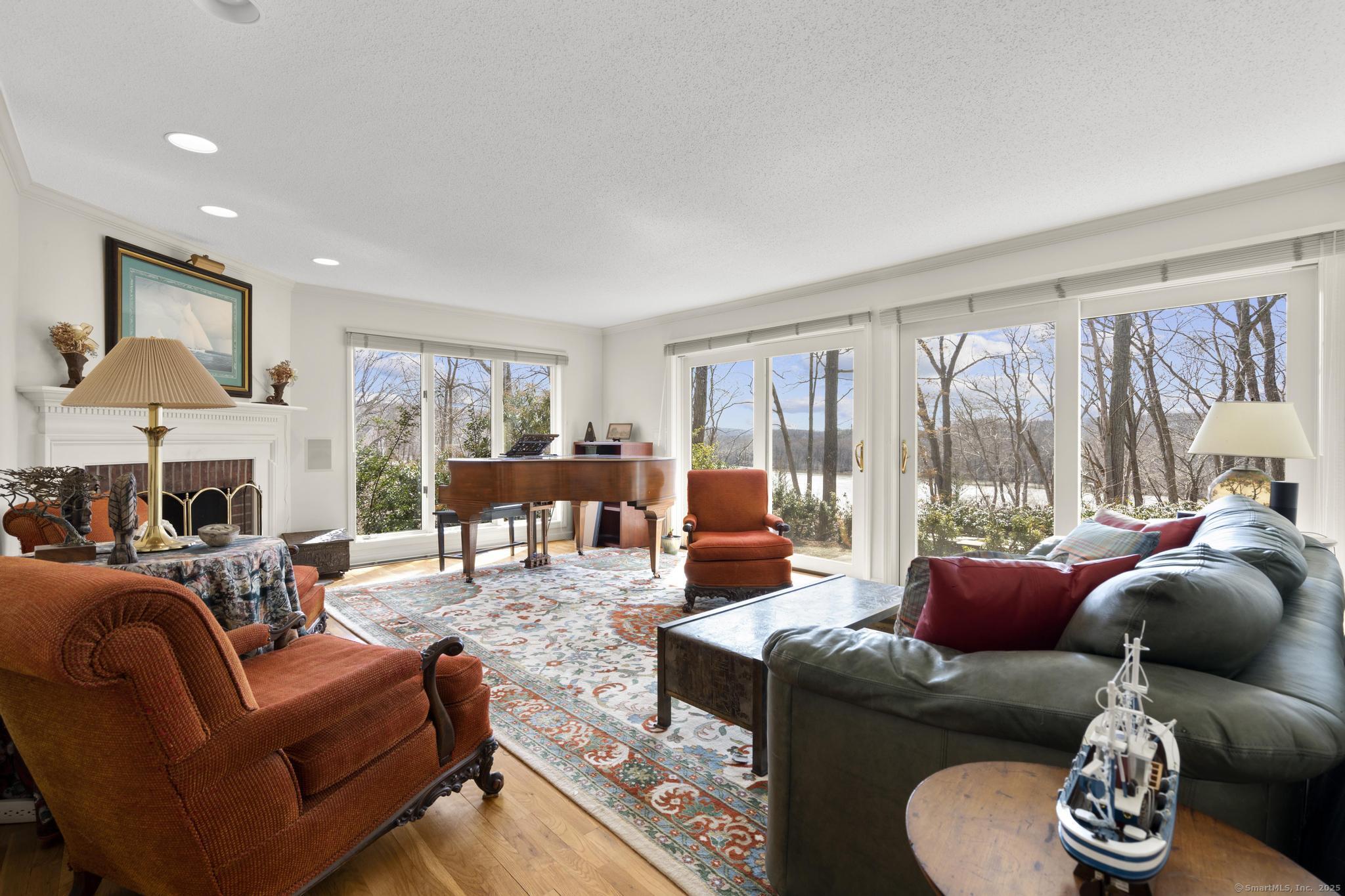 29 High Point Drive East Hampton CT 06424