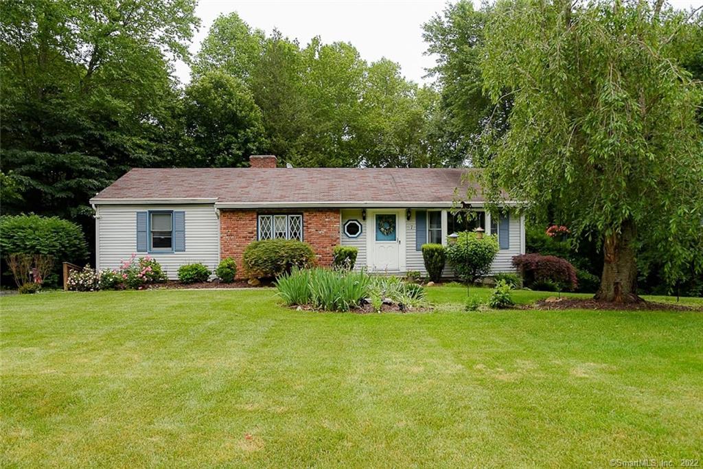 7 Horse Stable Circle Shelton CT 06484