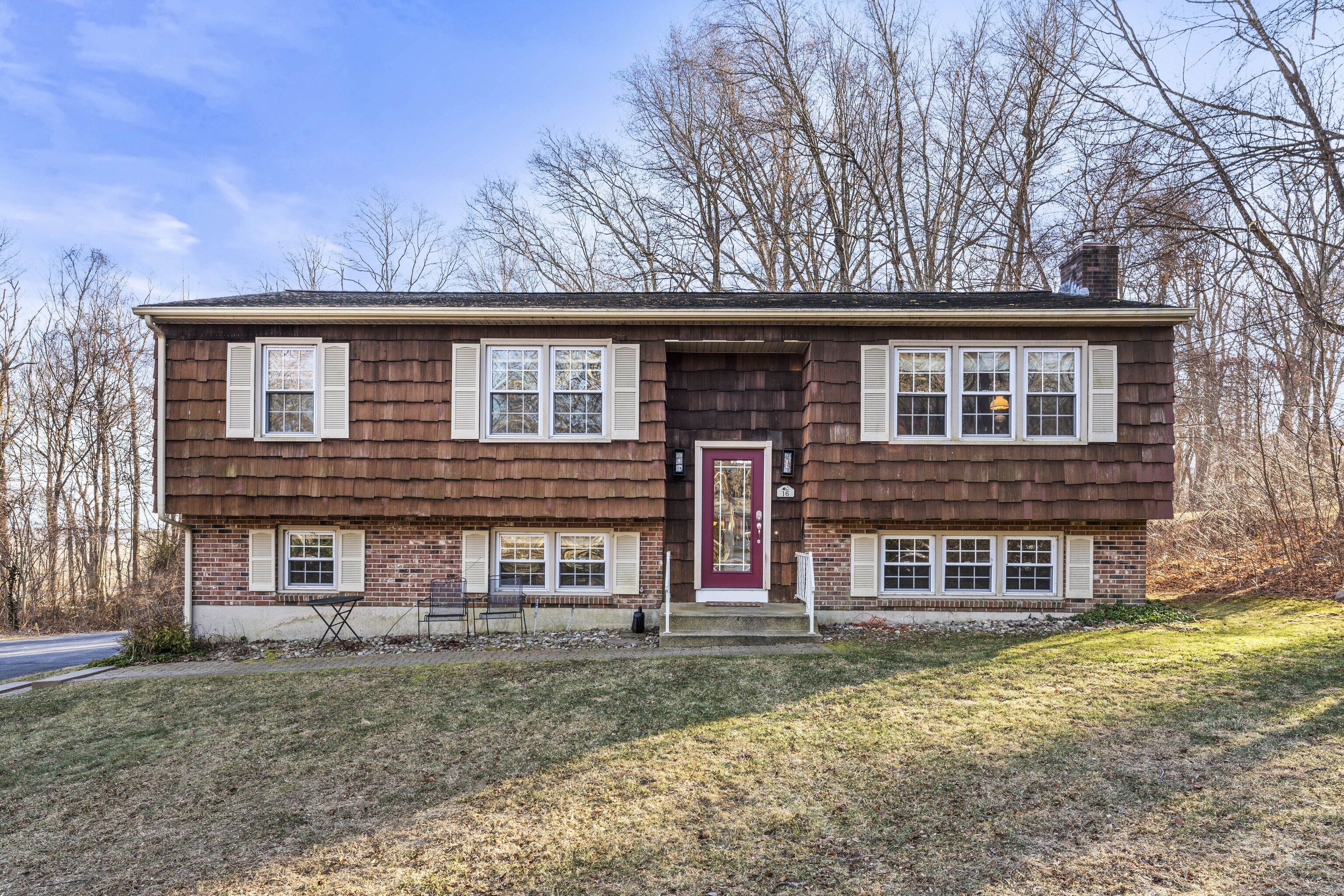 16 Skyline Drive Salem CT 06420