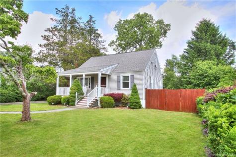 32 Brookdale Road Fairfield CT 06824