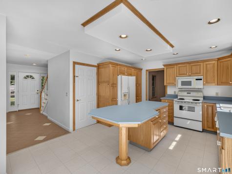 9 Spinnaker Road Waterford CT 06385