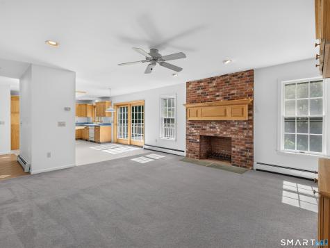 9 Spinnaker Road Waterford CT 06385