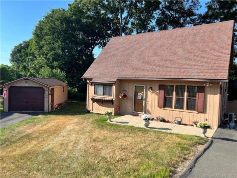 7 Cadbury Place Naugatuck CT 06770
