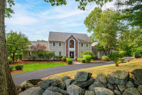 17 Adams Hill Lane Newtown CT 06470