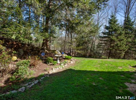 15 Rockledge Lane Canton CT 06019