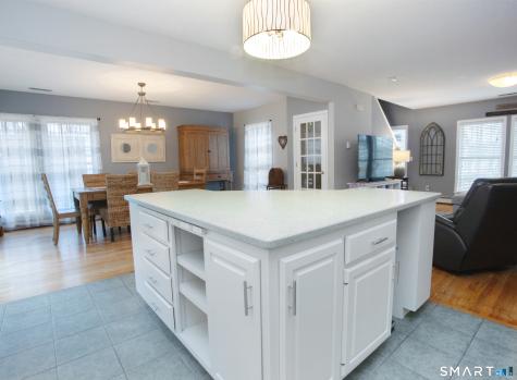 15 Rockledge Lane Canton CT 06019