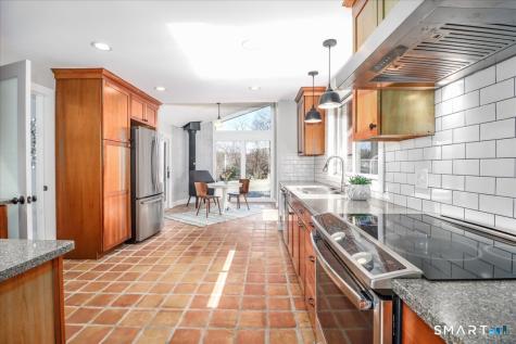 165 Mamanasco Road Ridgefield CT 06877