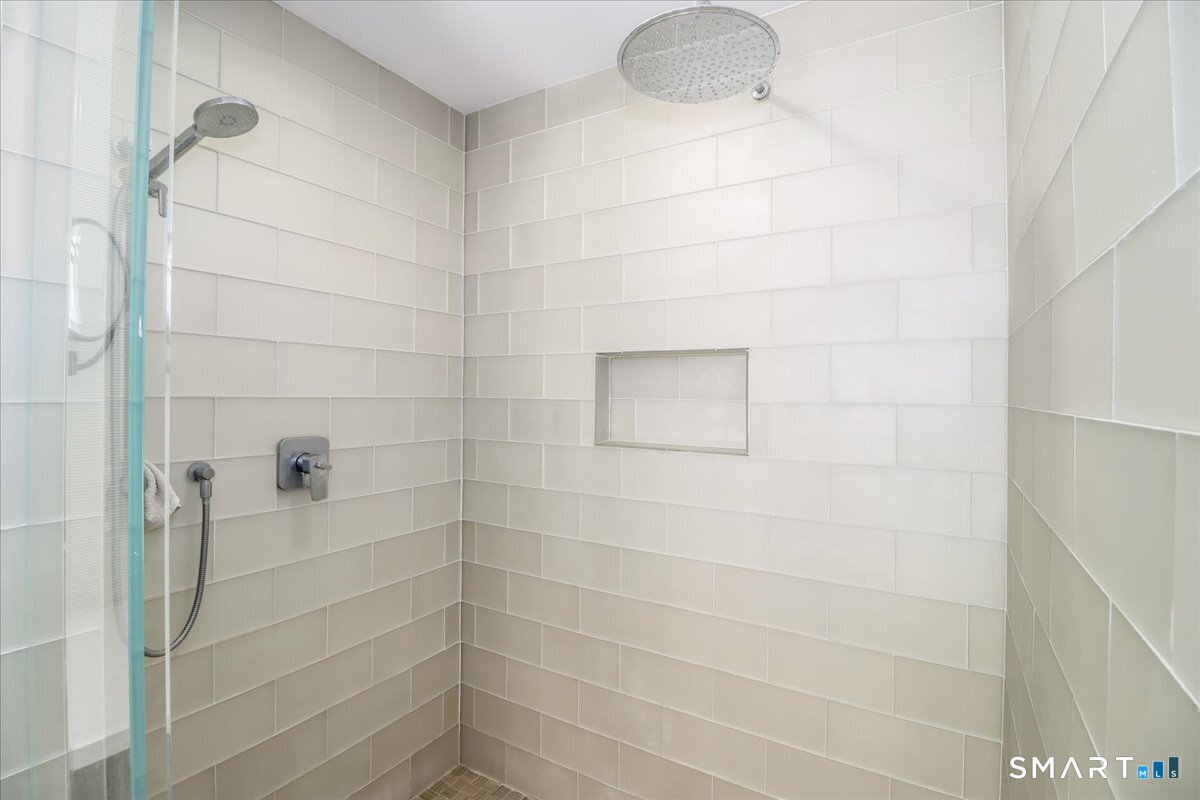 165 Mamanasco Road Ridgefield CT 06877