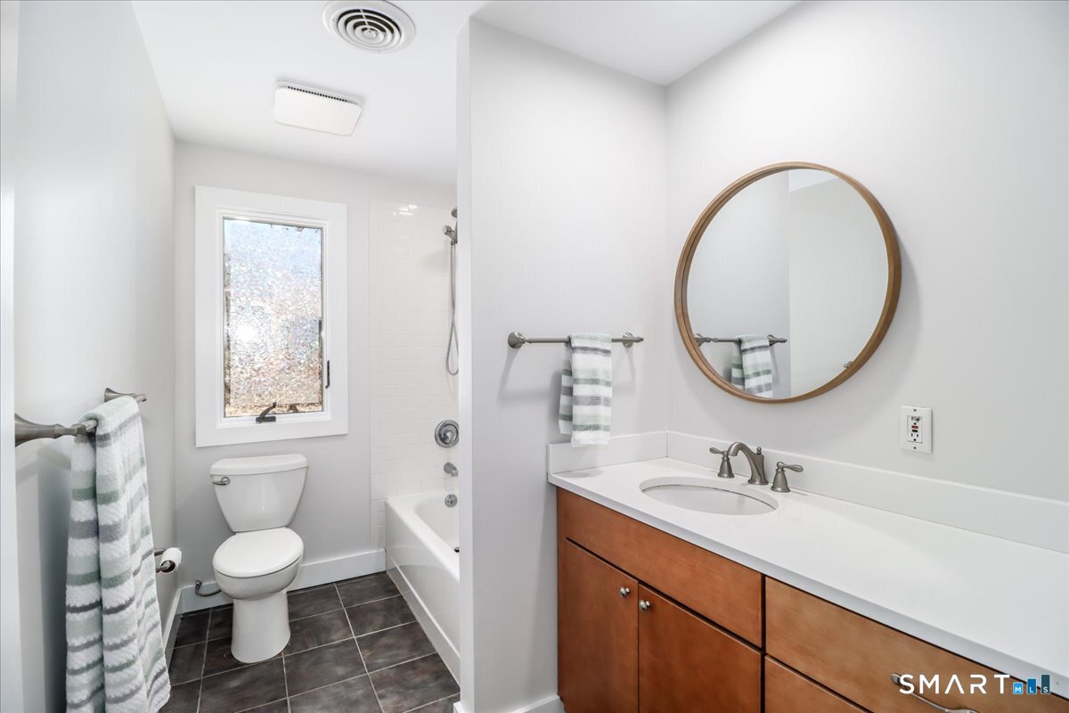 165 Mamanasco Road Ridgefield CT 06877