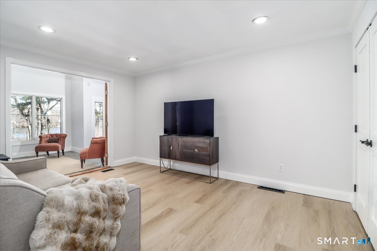 165 Mamanasco Road Ridgefield CT 06877