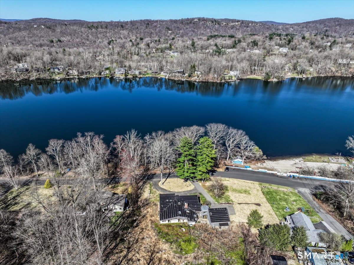 165 Mamanasco Road Ridgefield CT 06877