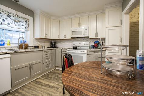 18 Markham Place Meriden CT 06450