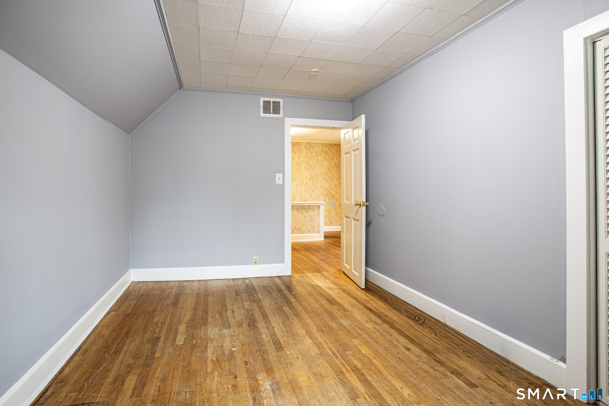18 Markham Place Meriden CT 06450