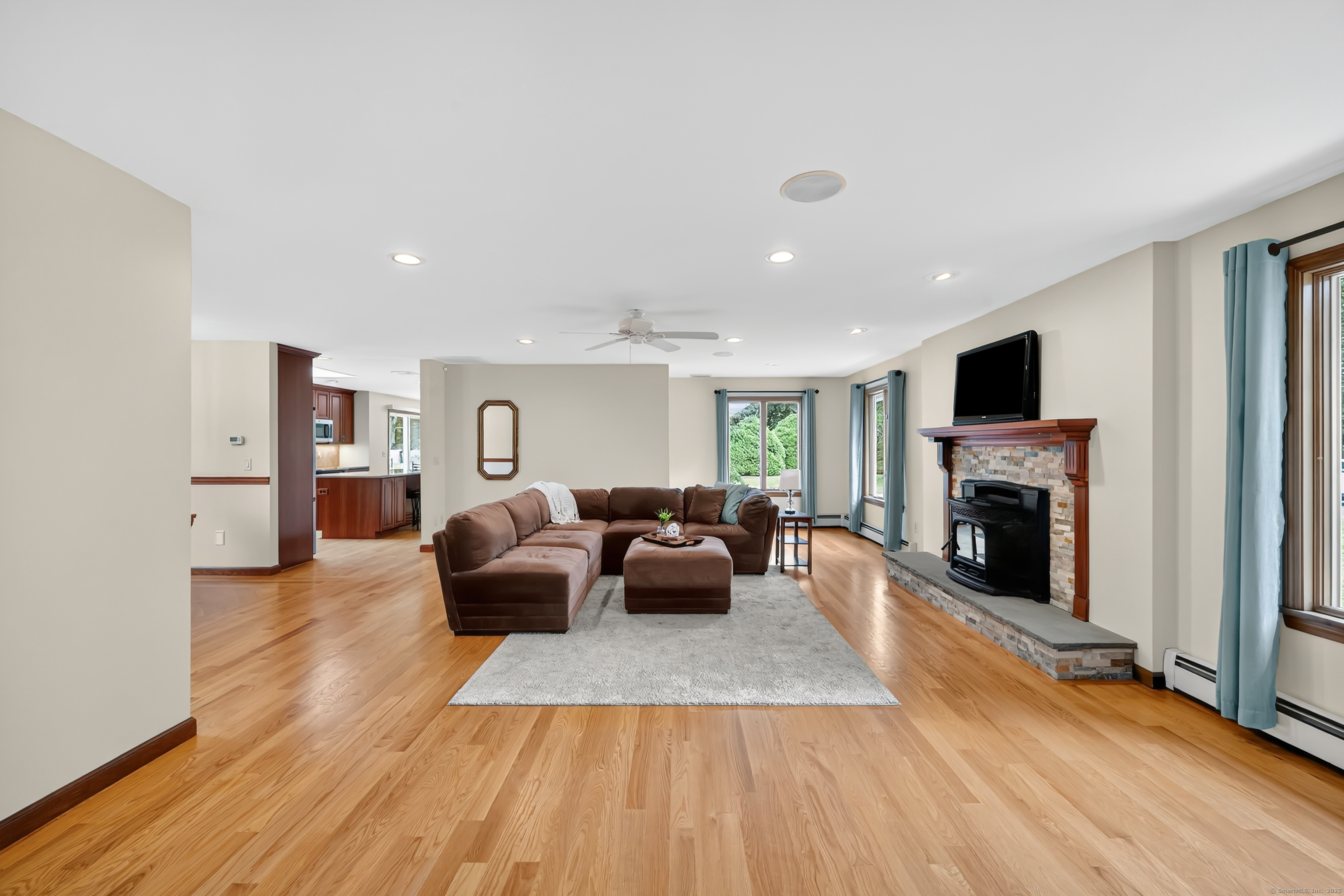 132 Broad Brook Road Enfield CT 06082