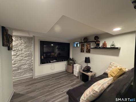 23 Girard Avenue New Haven CT 06512