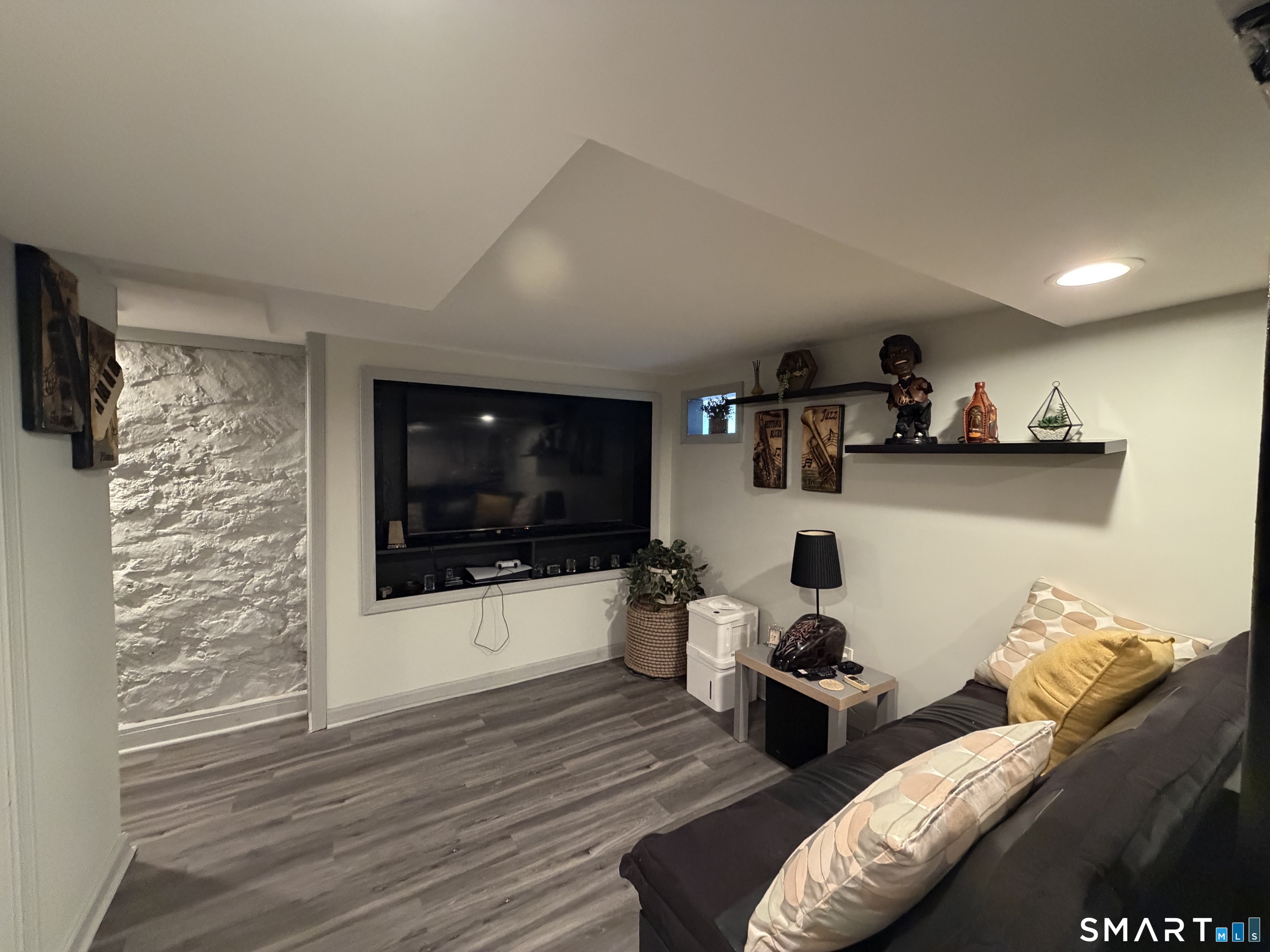 23 Girard Avenue New Haven CT 06512