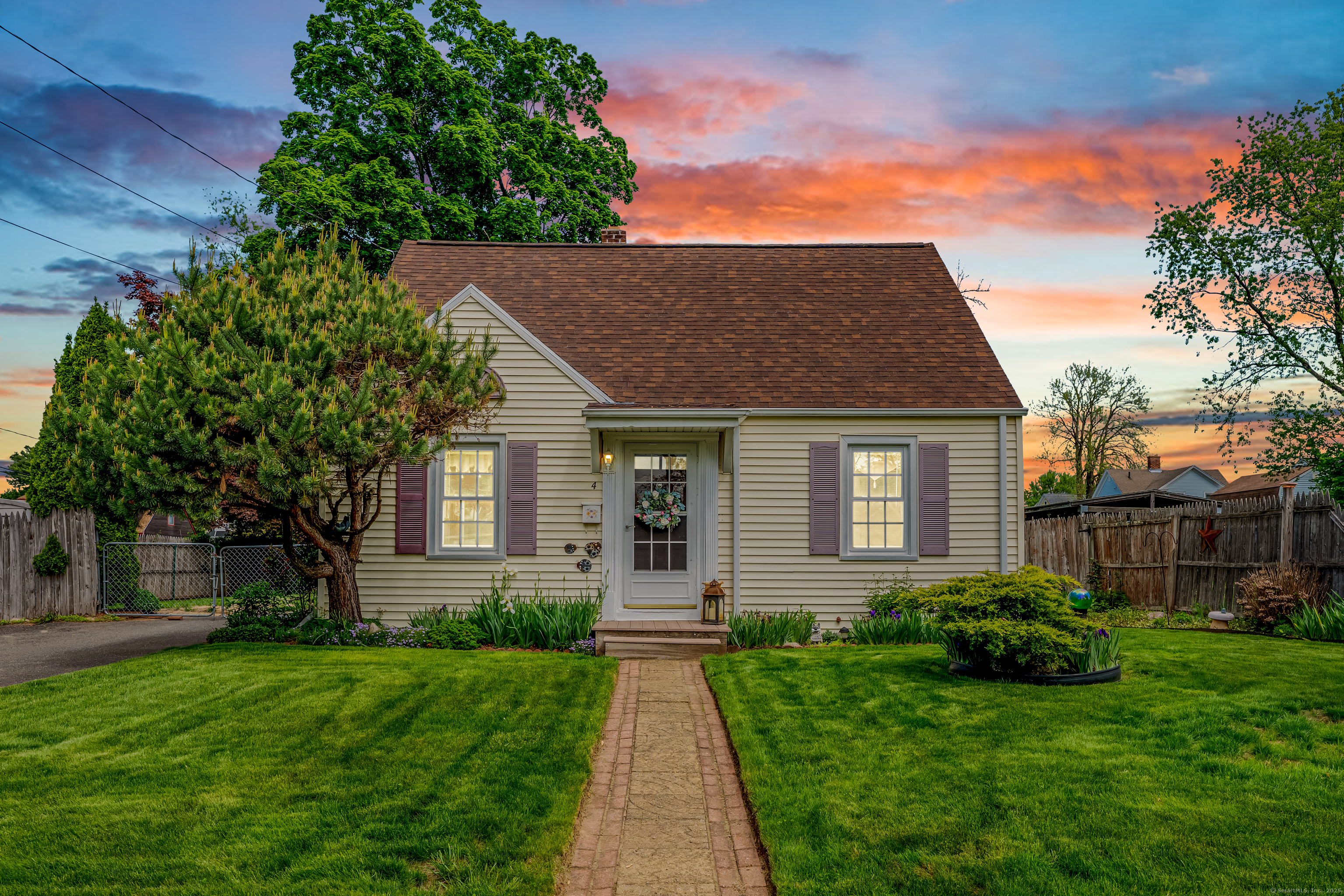 4 Hockanum Drive East Hartford CT 06118