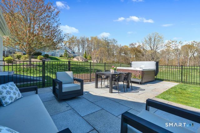 4 Bentons Knoll Guilford CT 06437