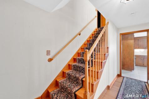 16 Ivory Road Bloomfield CT 06002