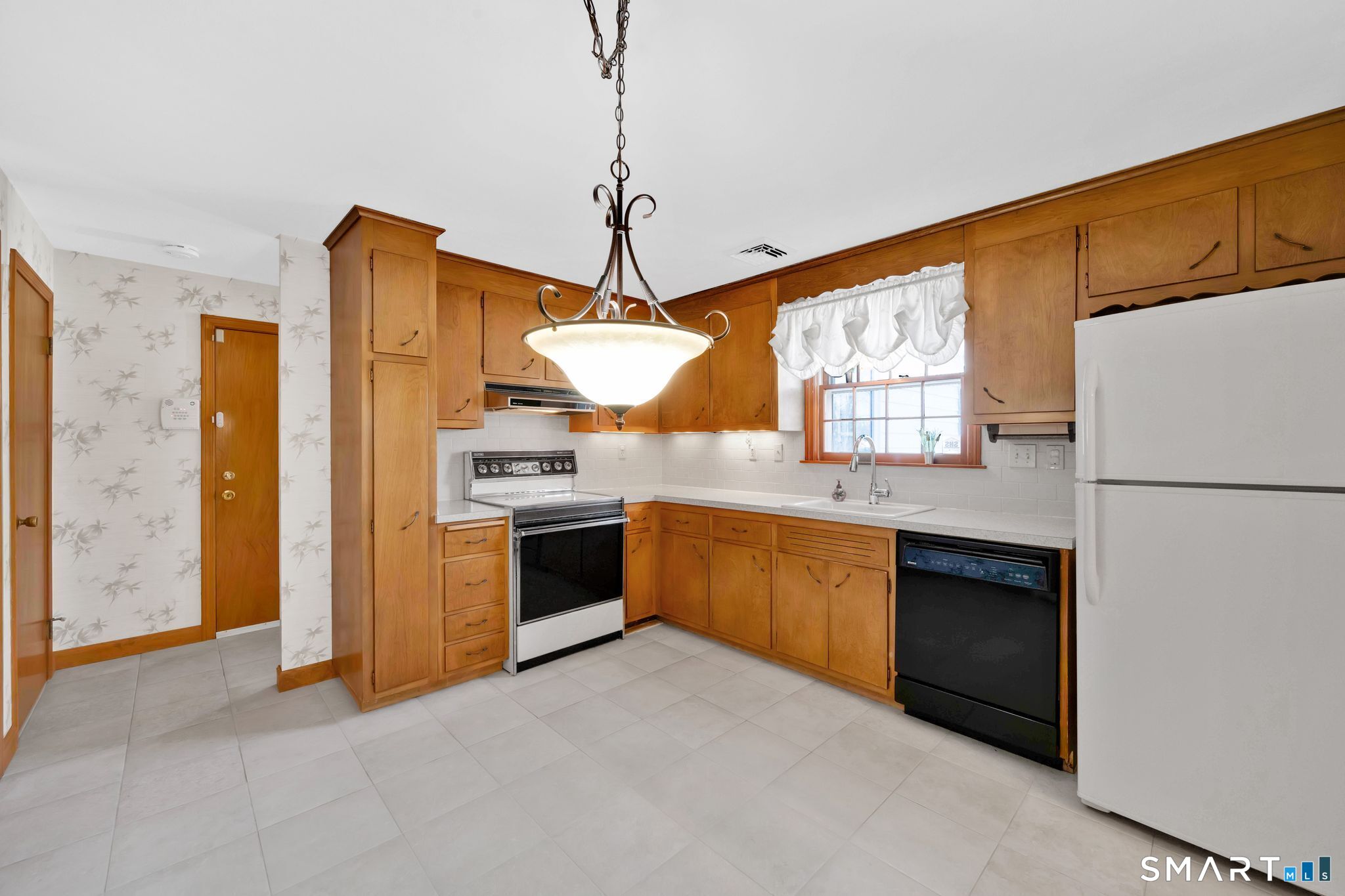 16 Ivory Road Bloomfield CT 06002