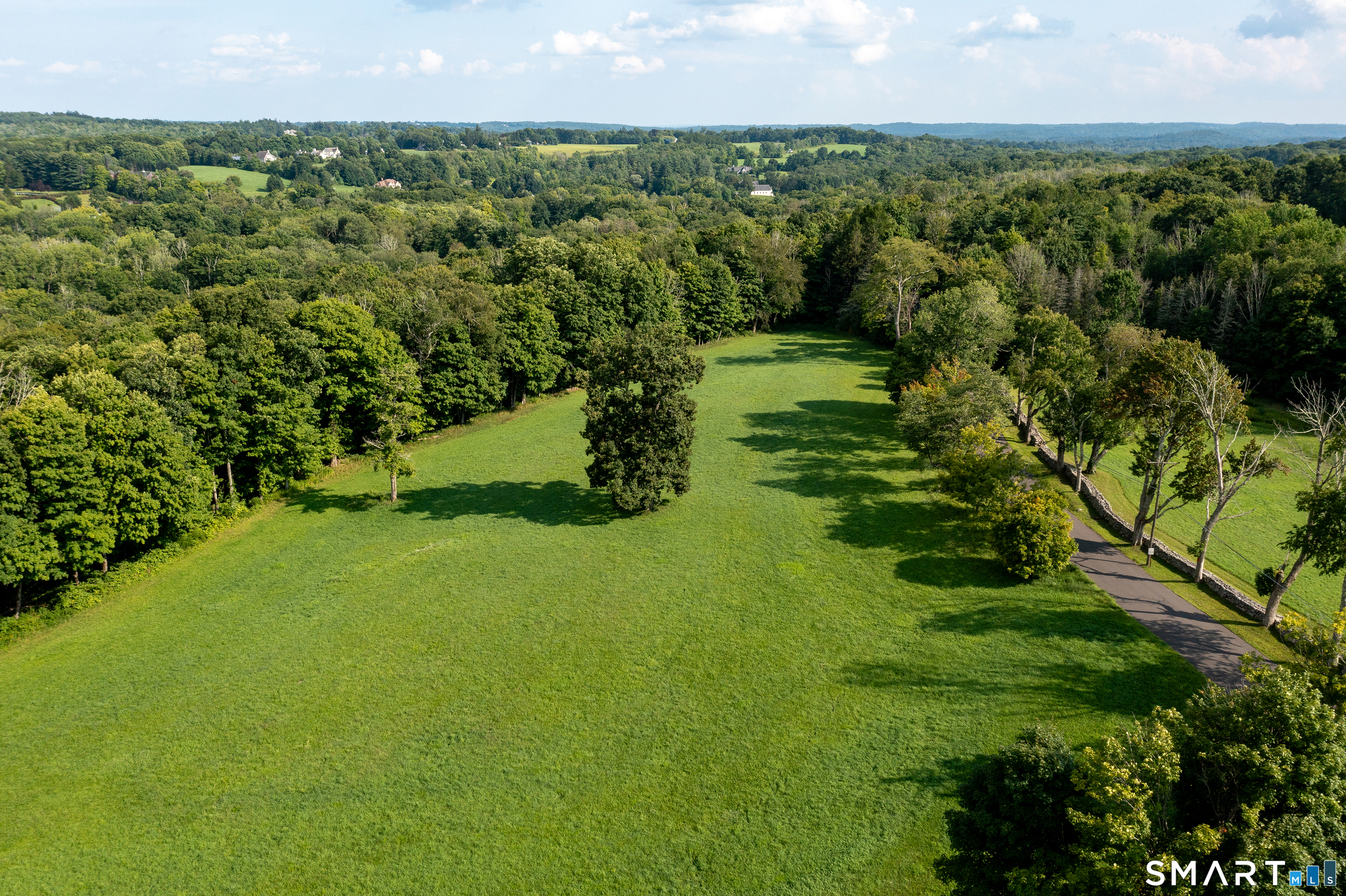 162 Hutchinson & Mike Road Parkway Litchfield CT 06759