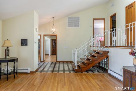 9 Delno Drive Danbury CT 06811