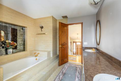 9 Delno Drive Danbury CT 06811