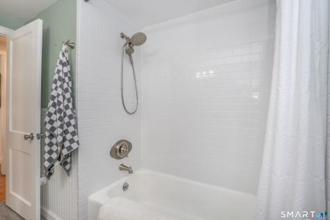 16 Kenlock Street Newington CT 06111