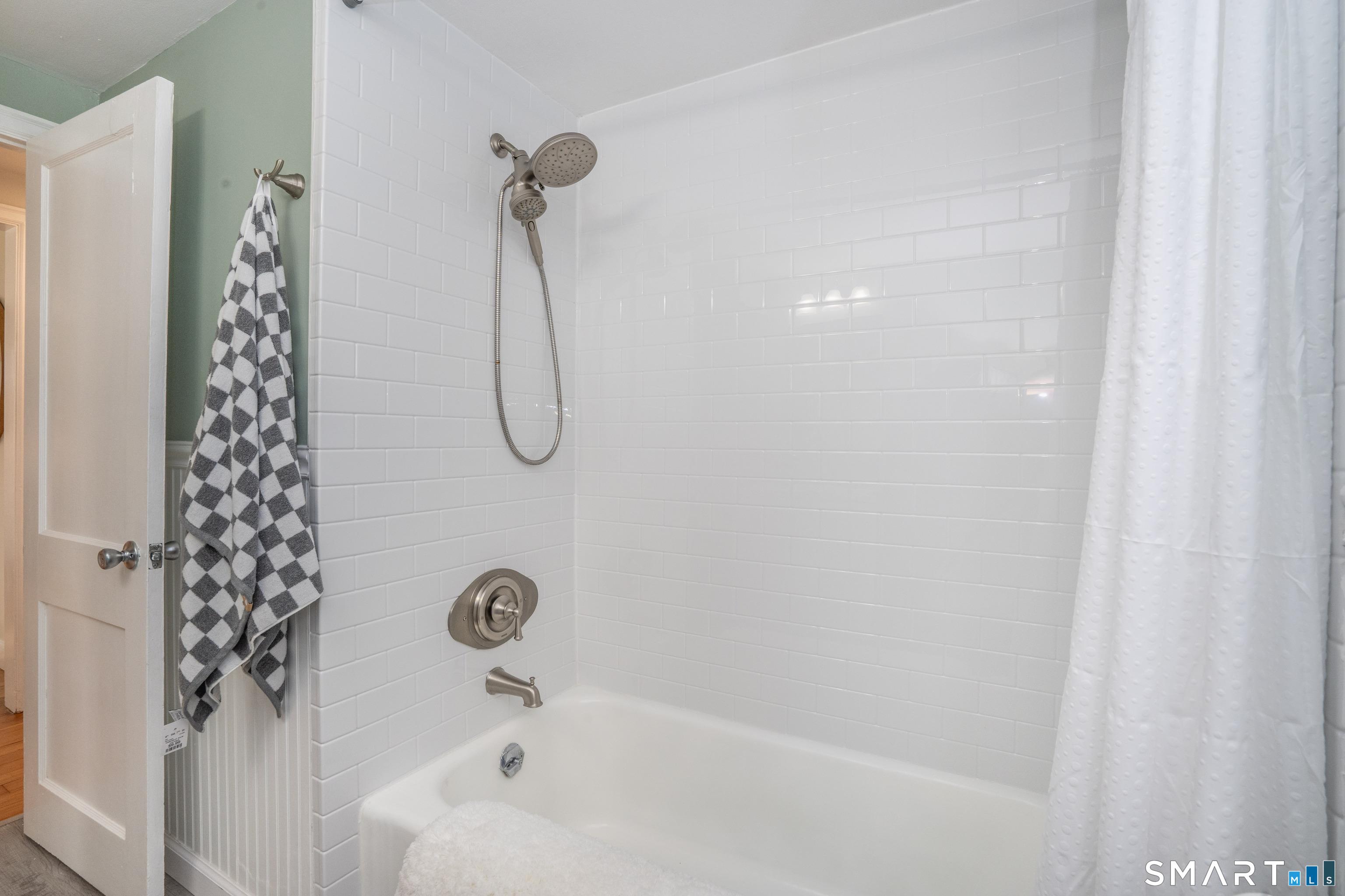 16 Kenlock Street Newington CT 06111