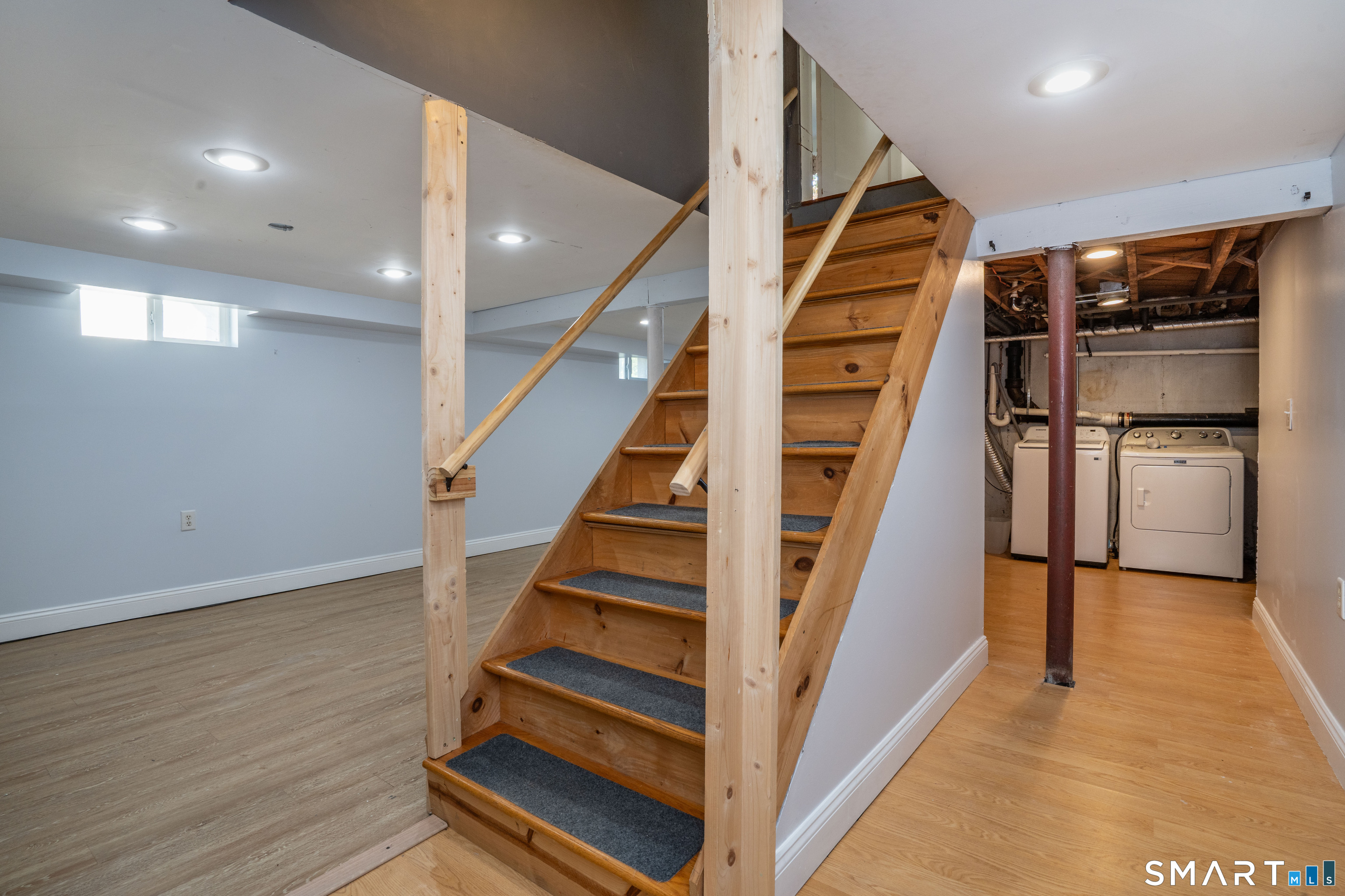 16 Kenlock Street Newington CT 06111