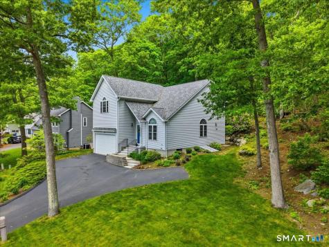 30 Yorkshire Drive Waterford CT 06385