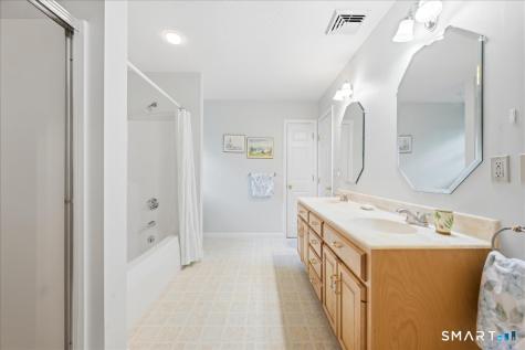 30 Yorkshire Drive Waterford CT 06385