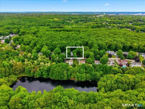 30 Yorkshire Drive Waterford CT 06385