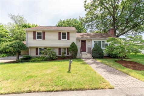 215 Sandquist Circle Hamden CT 06514