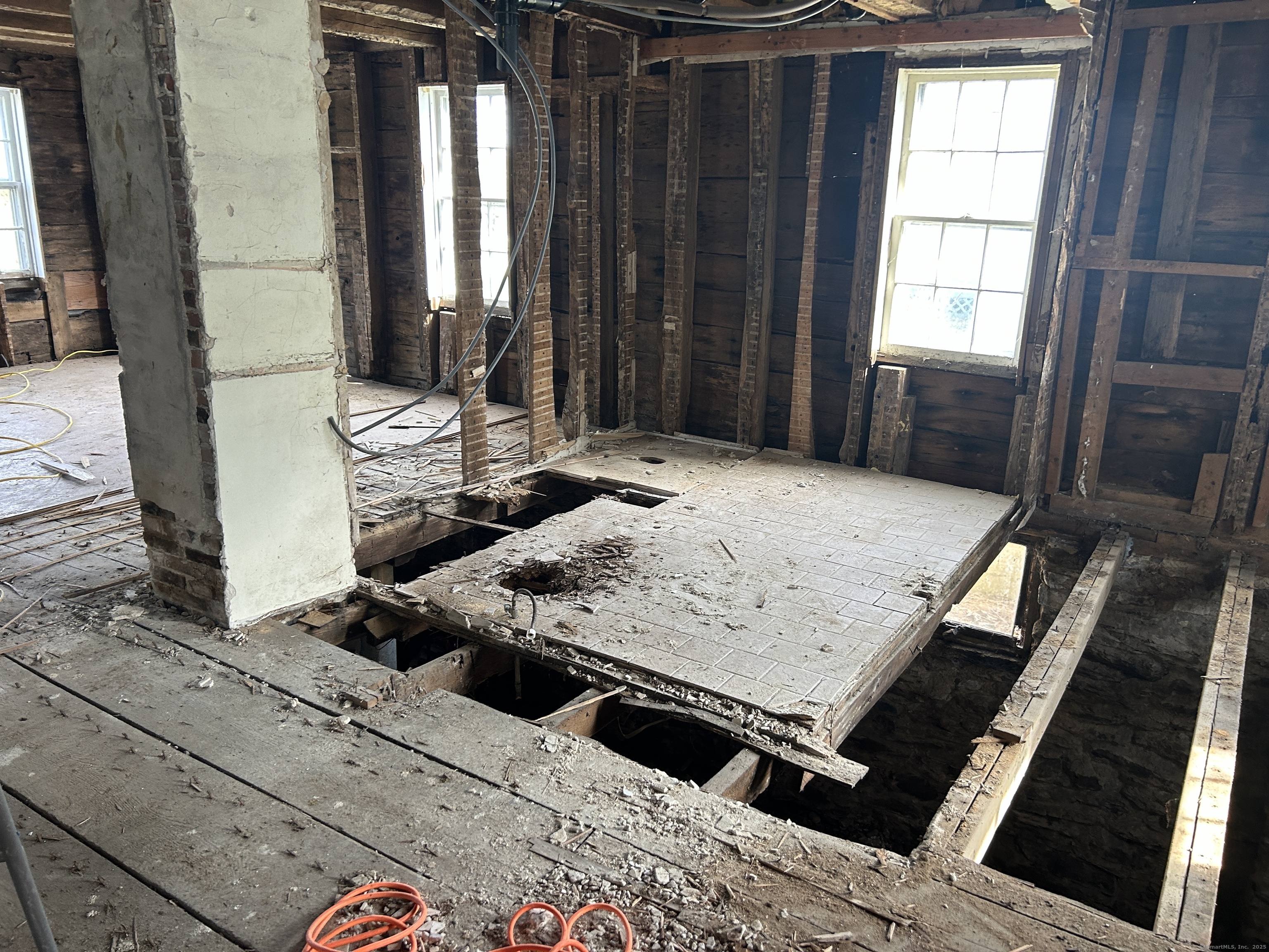 297 Main Street Hampton CT 06247