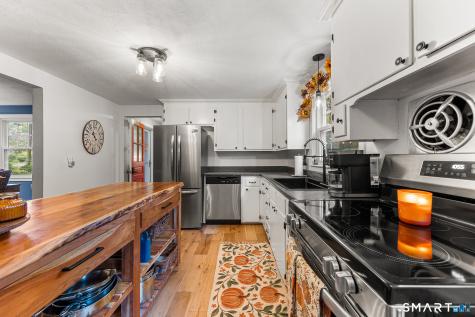 7 Robin Road Simsbury CT 06070