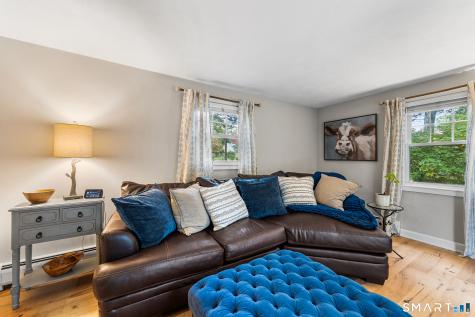 7 Robin Road Simsbury CT 06070