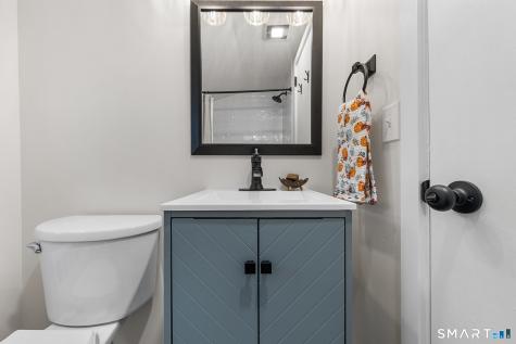 7 Robin Road Simsbury CT 06070