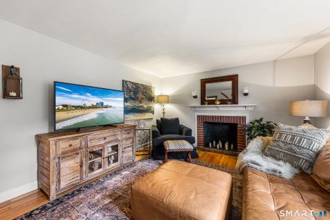 7 Robin Road Simsbury CT 06070