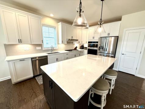 941 Mackenzie Lane Oxford CT 06478