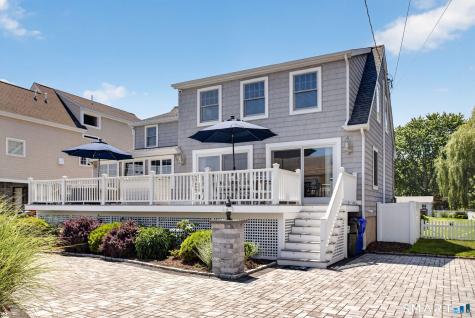 81 Hartford Avenue Old Saybrook CT 06475