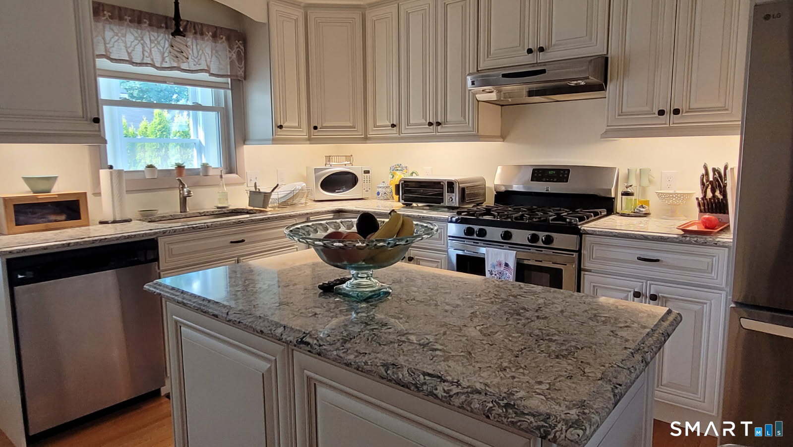 376 Fairview Avenue Bridgeport CT 06606