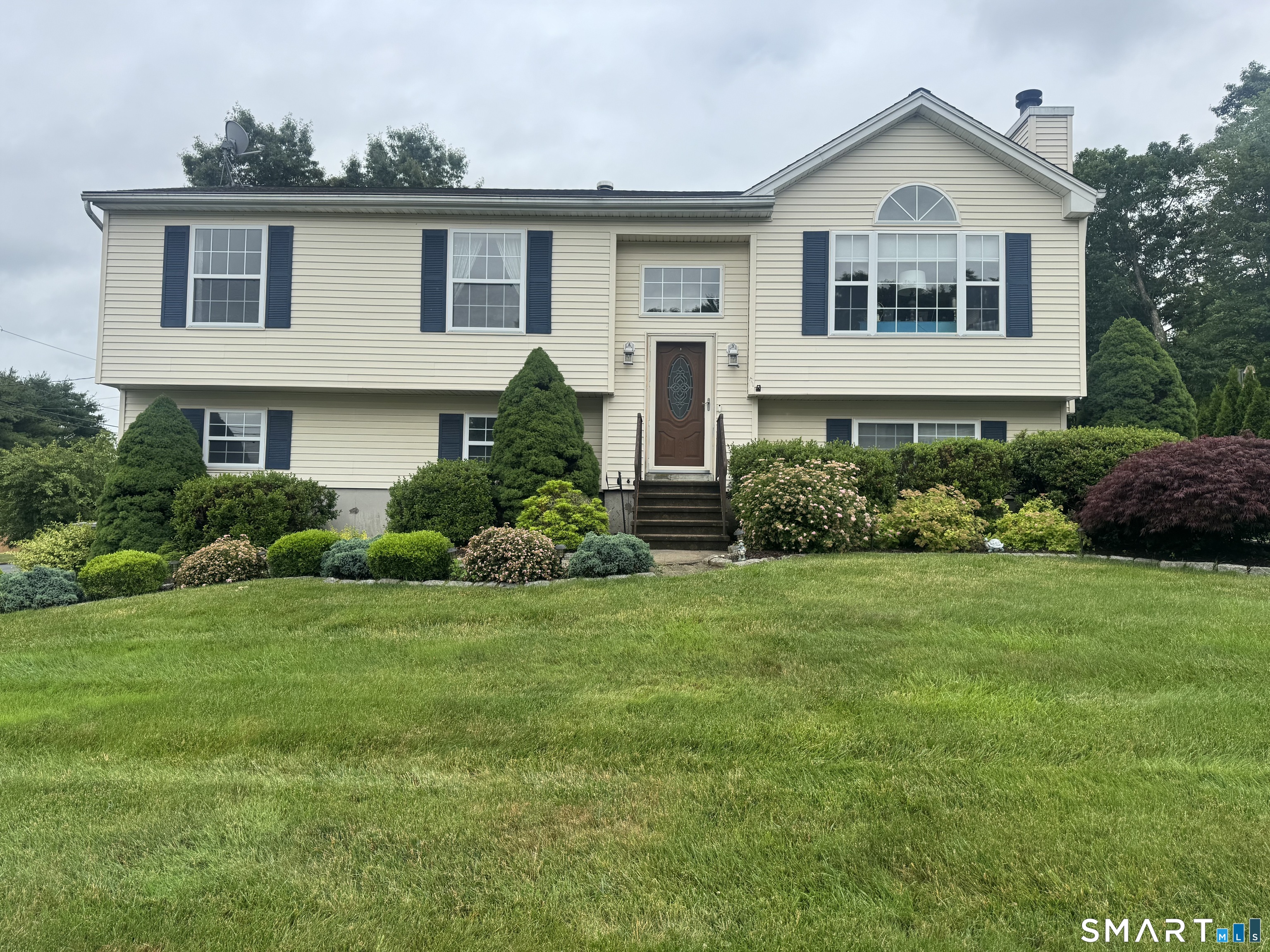2 Michelle Lane Naugatuck CT 06770