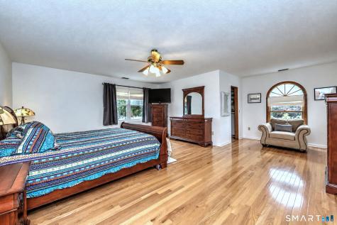 9 Pez Court North Haven CT 06473