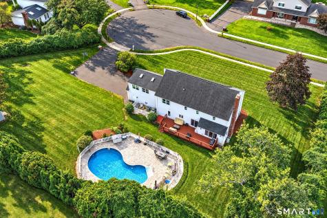 9 Pez Court North Haven CT 06473