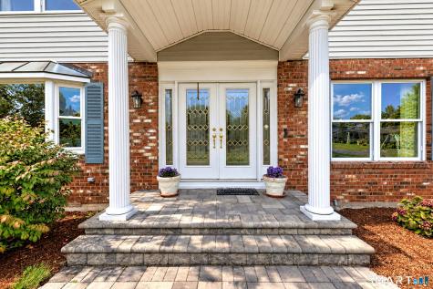 9 Pez Court North Haven CT 06473