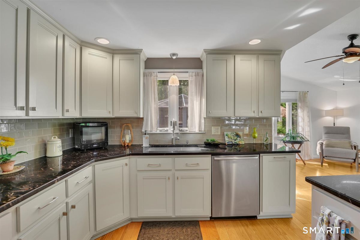 6 Beechwood Circle Cromwell CT 06416